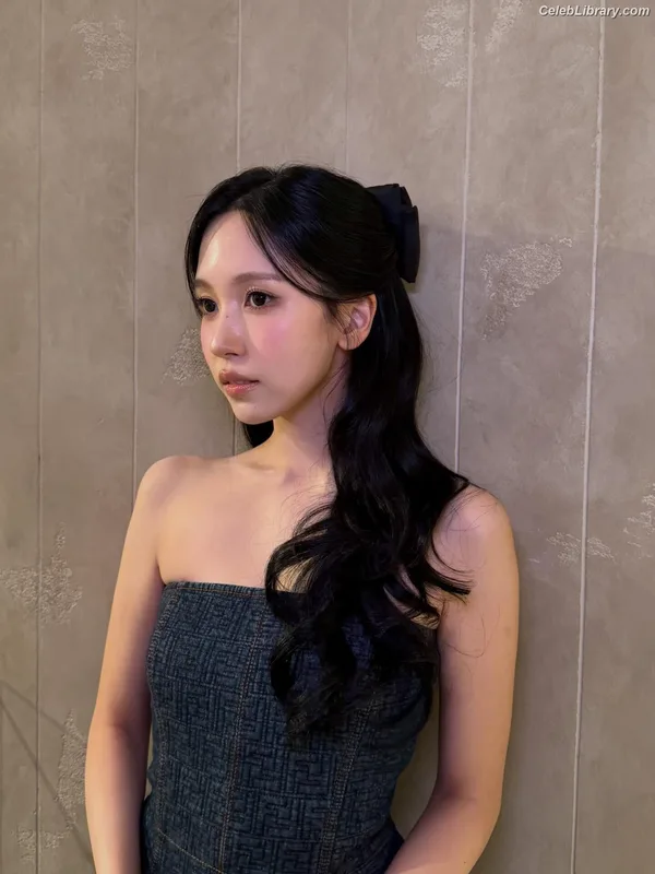 Mina Myoi (TWICE) photo 5 of 293