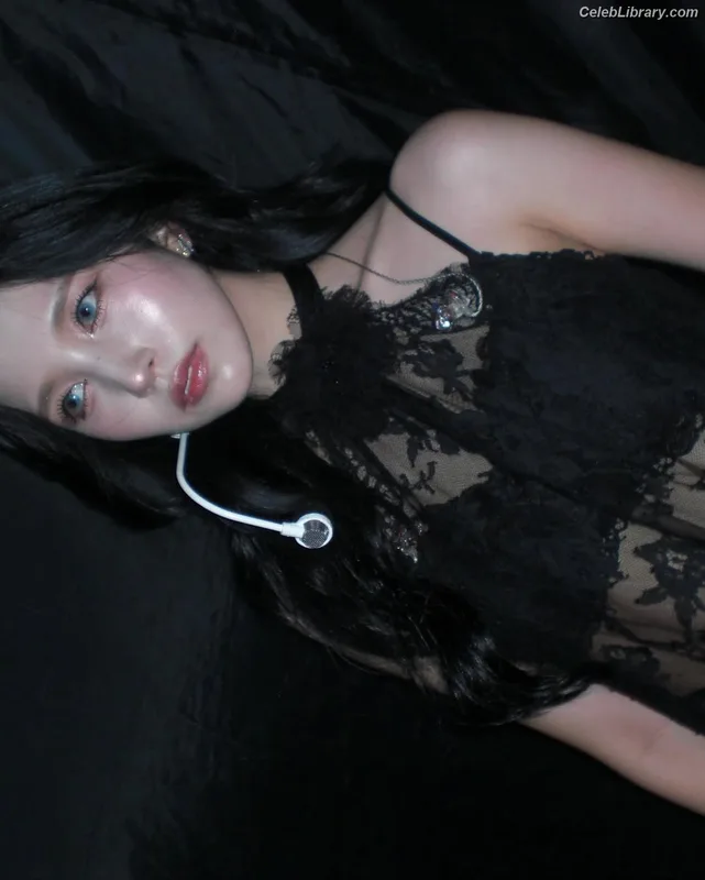 Mina Myoi (TWICE) photo 22 of 293