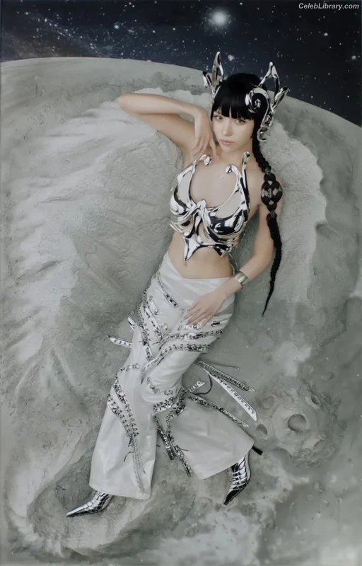 Mina Myoi (TWICE) photo 2 of 293