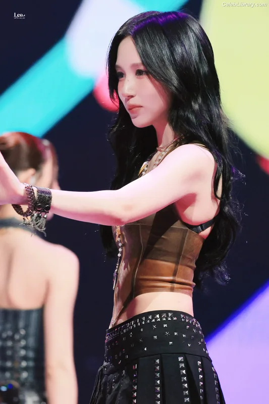 Mina Myoi (TWICE) photo 13 of 293