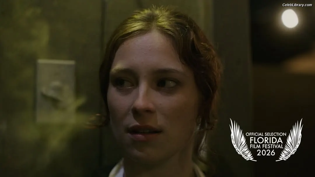 Mina Sundwall photo 21 of 86