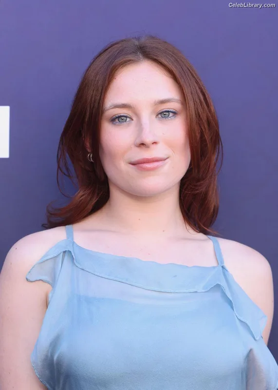 Mina Sundwall photo 9 of 87