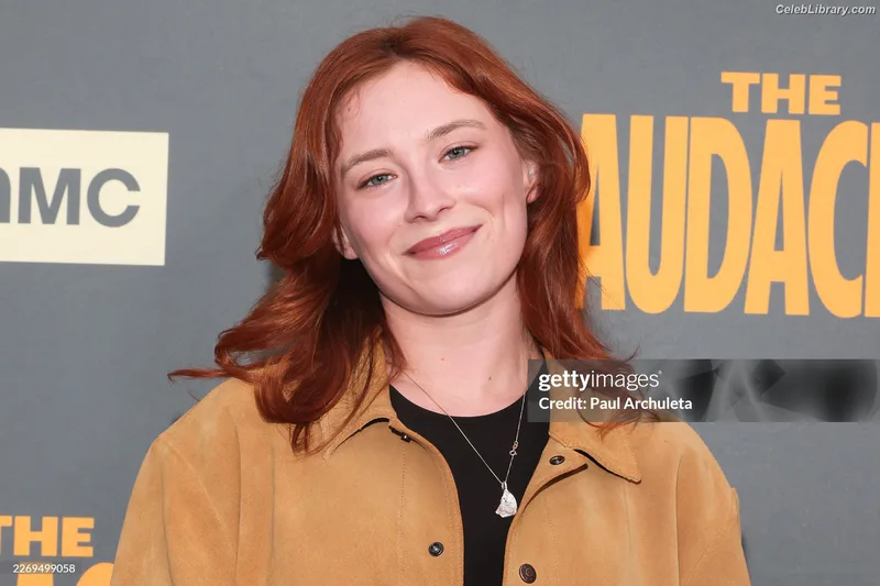 Mina Sundwall photo 17 of 87