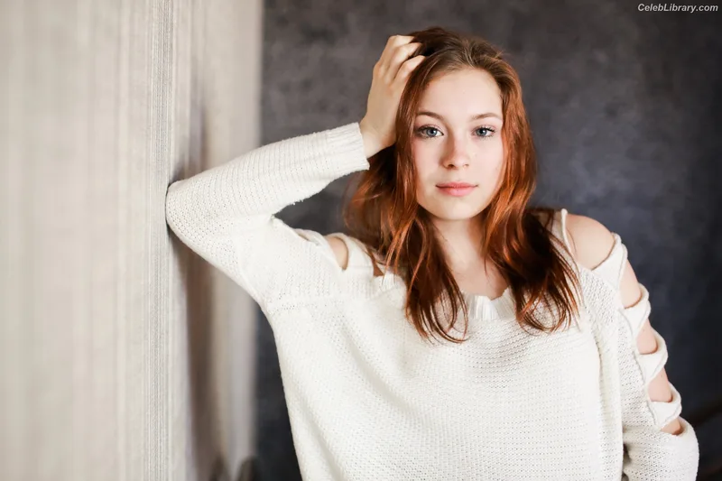 Mina Sundwall photo 24 of 87