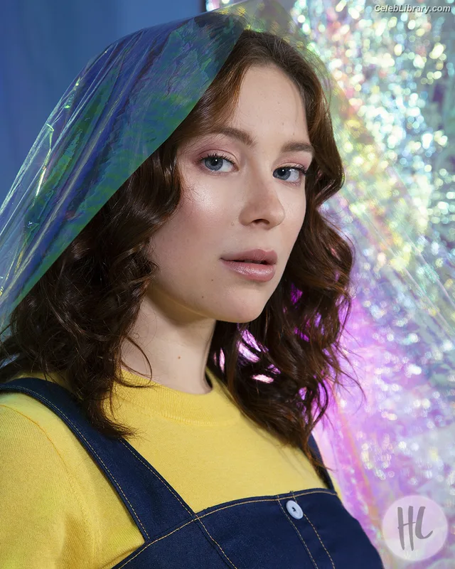 Mina Sundwall photo 5 of 87