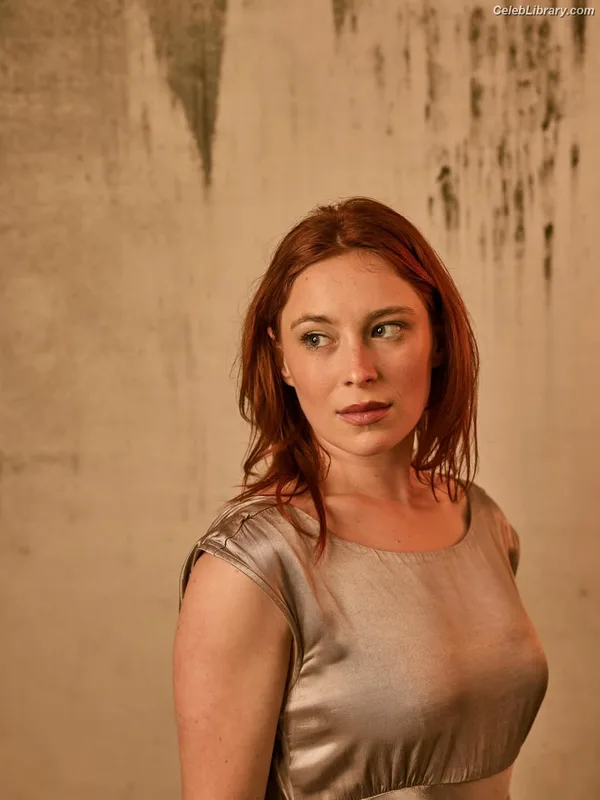 Mina Sundwall photo 7 of 87