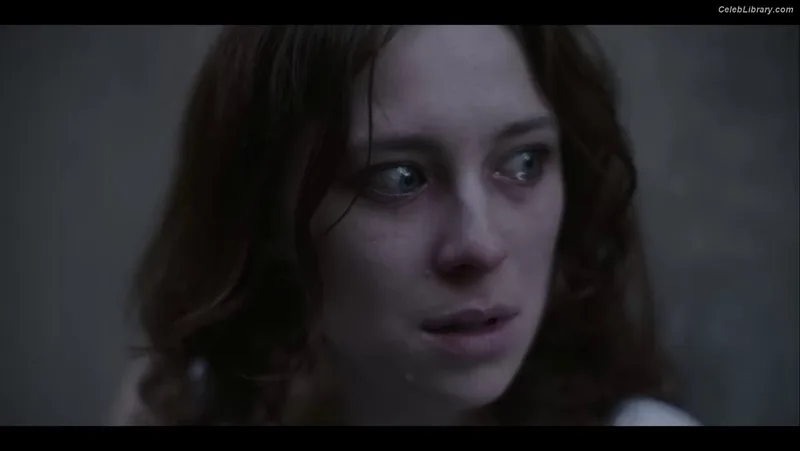 Mina Sundwall photo 14 of 87