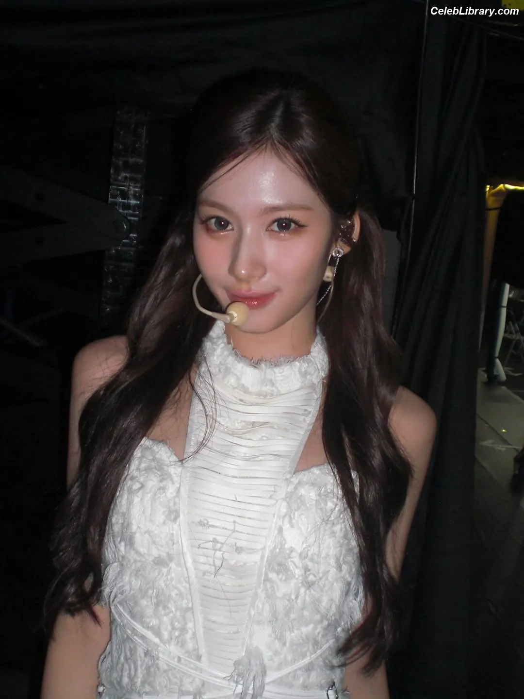 Minatozaki Sana (TWICE) photo 23 of 1068