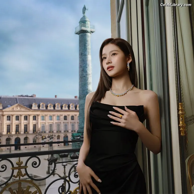 Minatozaki Sana (TWICE) photo 16 of 1068