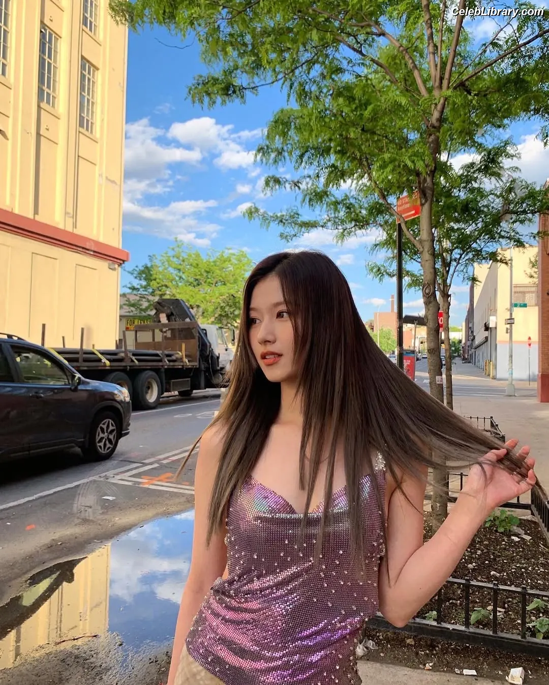 Minatozaki Sana (TWICE) photo 13 of 1068