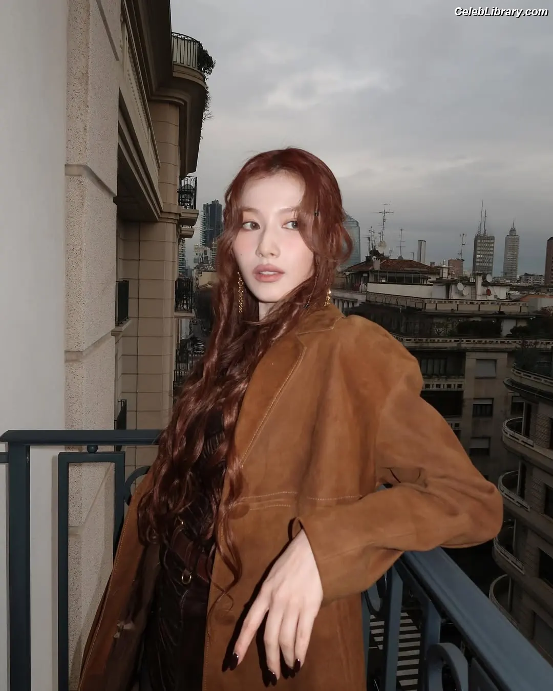 Minatozaki Sana (TWICE) photo 24 of 1068