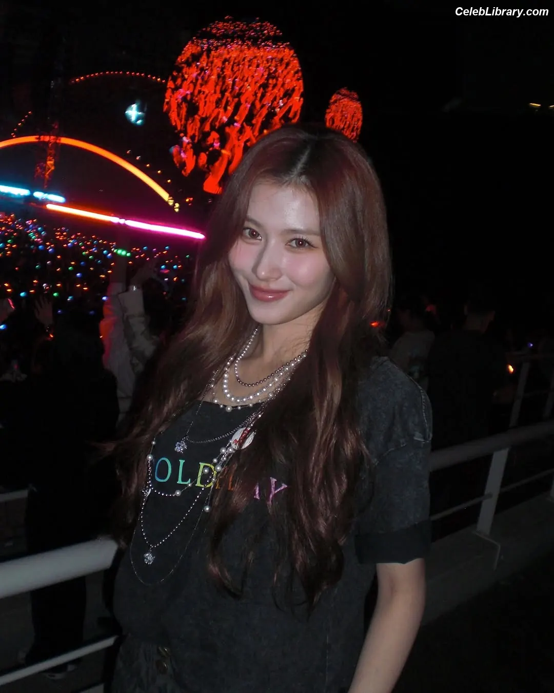 Minatozaki Sana (TWICE) photo 8 of 1068