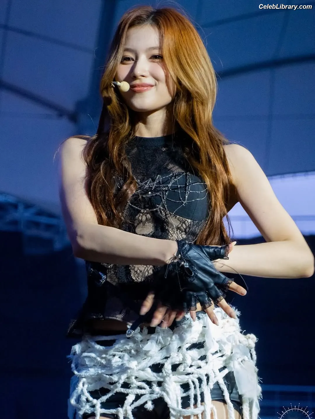 Minatozaki Sana (TWICE) photo 9 of 1068