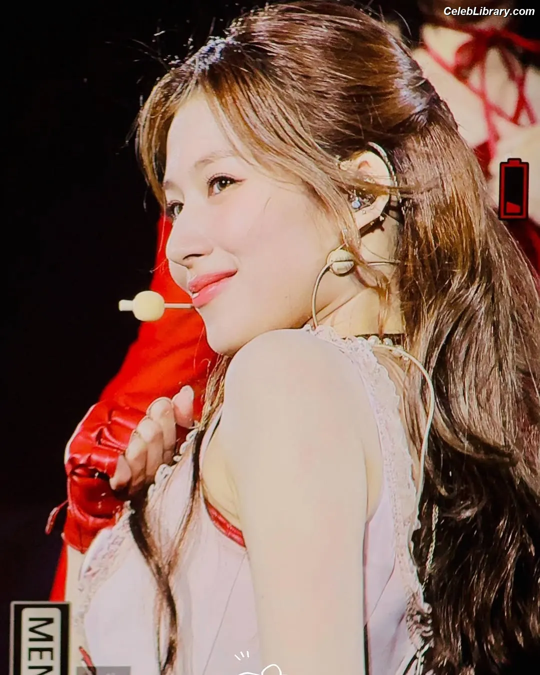 Minatozaki Sana (TWICE) photo 11 of 1068