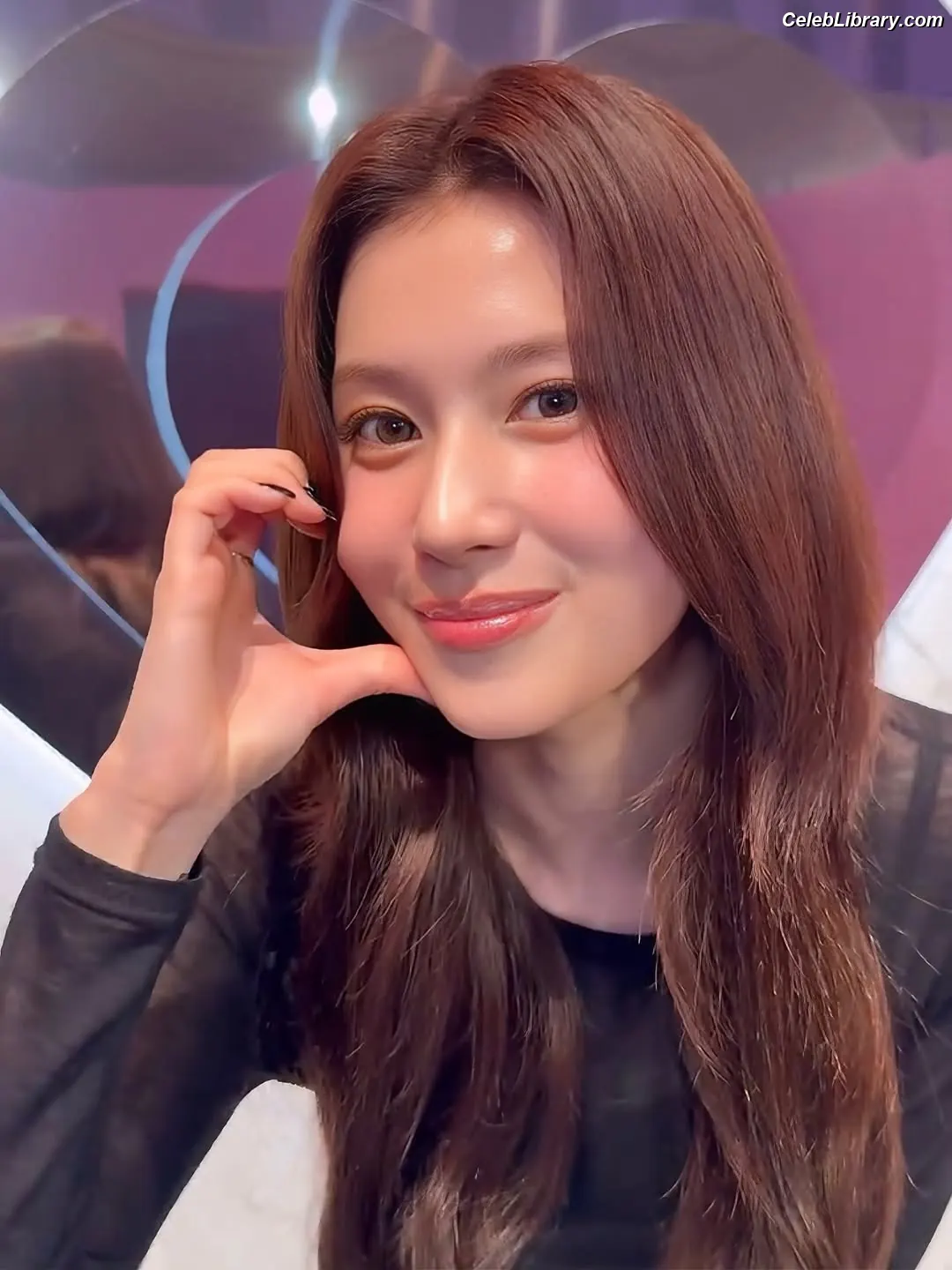 Minatozaki Sana (TWICE) photo 9 of 1068