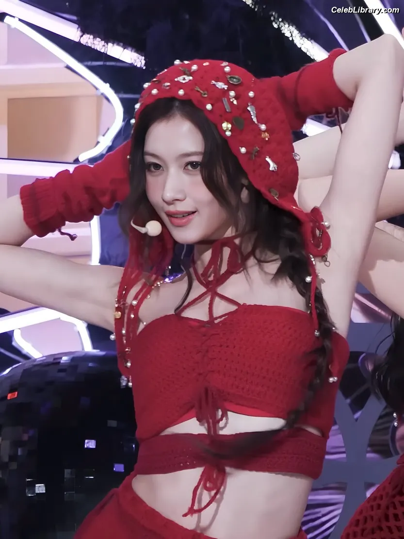 Minatozaki Sana (TWICE) photo 8 of 1068