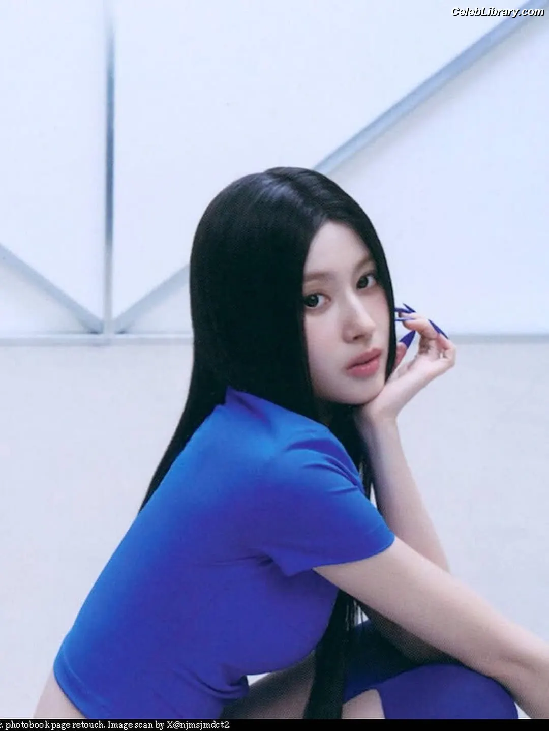 Minatozaki Sana (TWICE) photo 16 of 1068