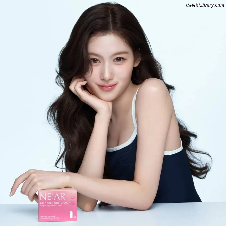 Minatozaki Sana (TWICE) photo 8 of 1068