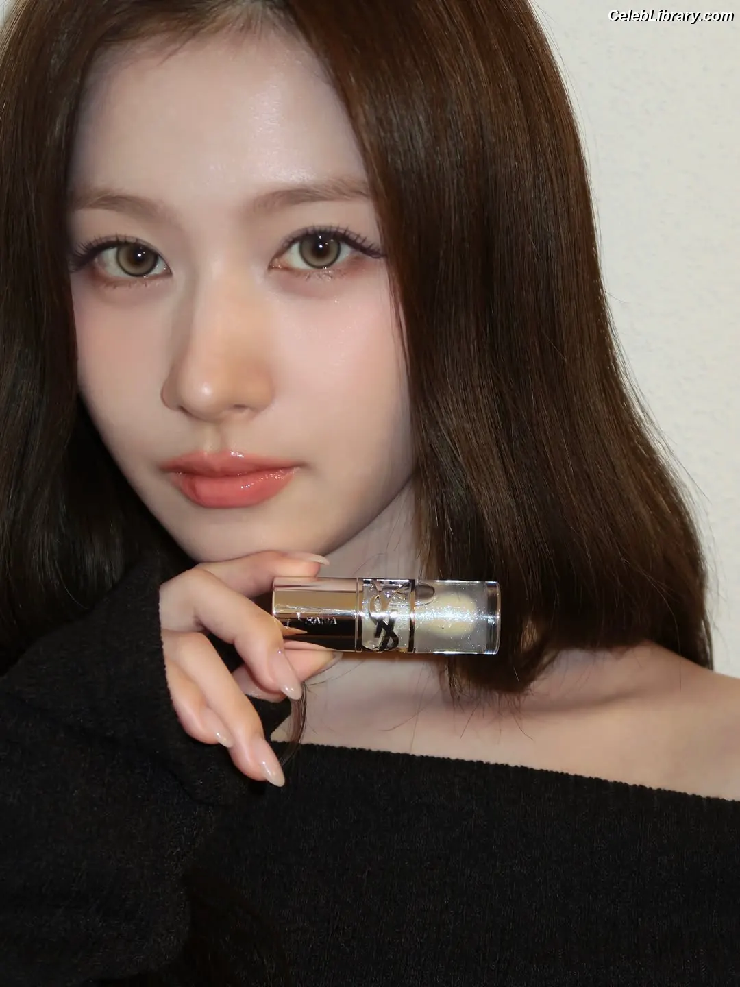 Minatozaki Sana (TWICE) photo 9 of 1068