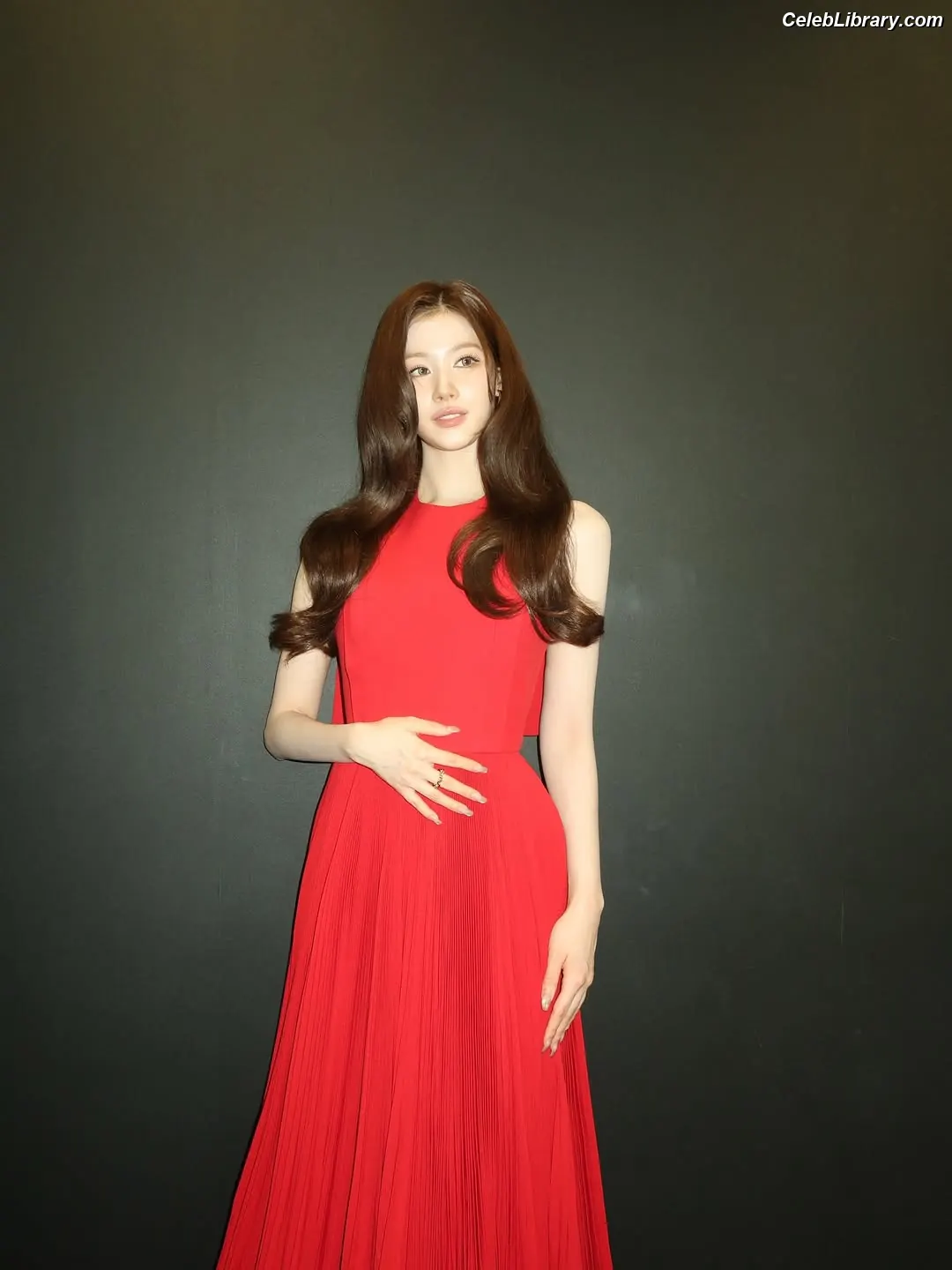 Minatozaki Sana (TWICE) photo 20 of 1068