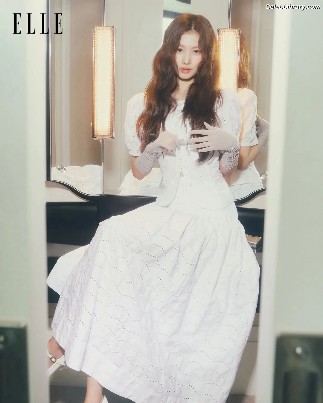 Minatozaki Sana (TWICE) photo 16 of 1068
