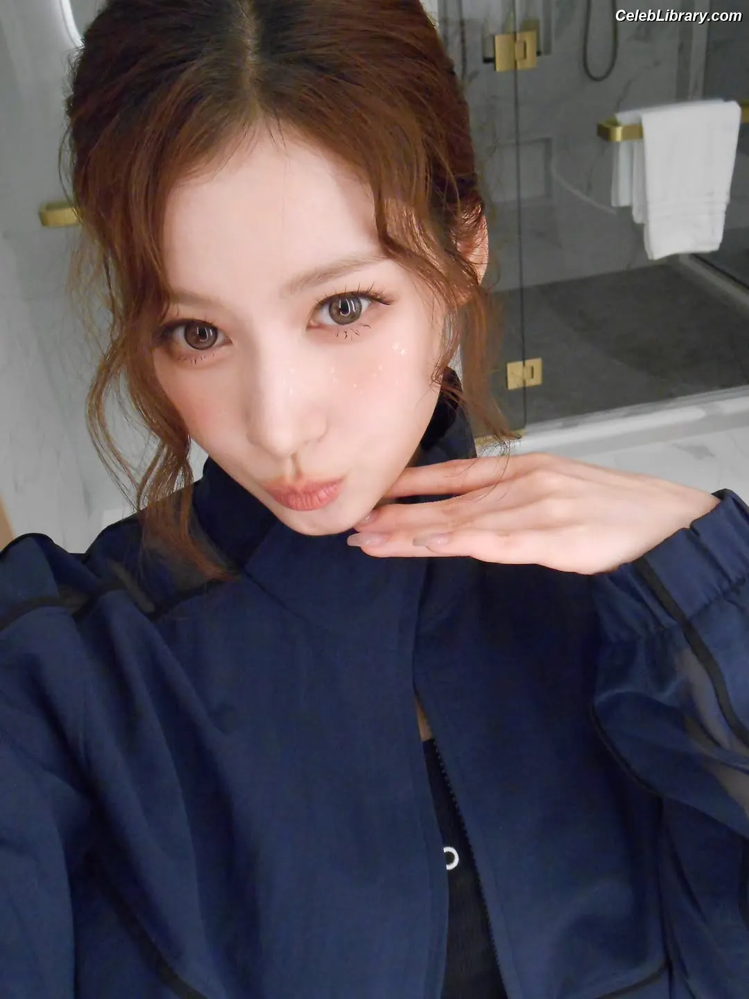 Minatozaki Sana (TWICE) photo 10 of 1068