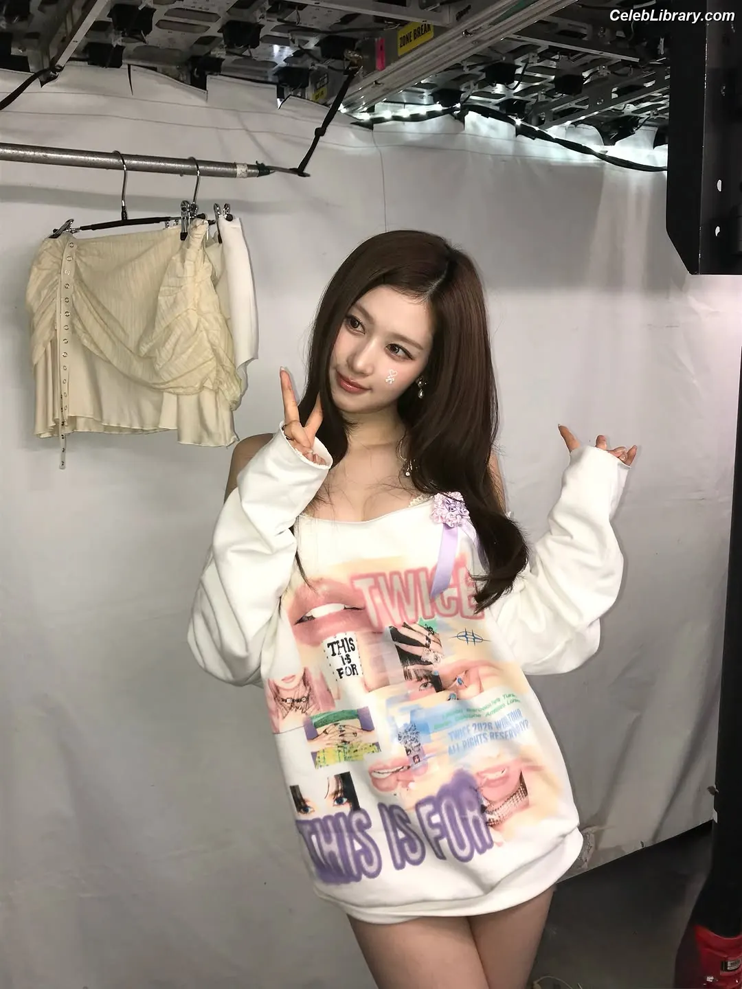 Minatozaki Sana (TWICE) photo 16 of 1068