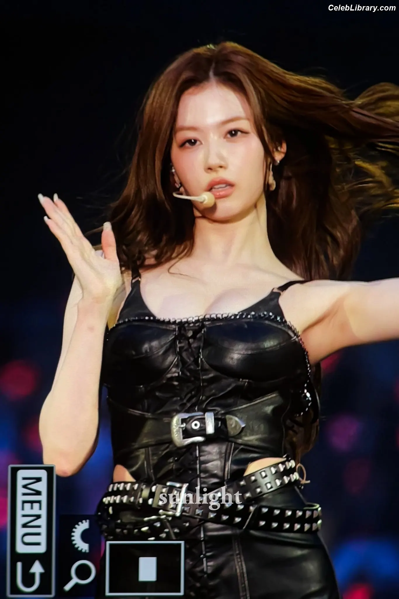 Minatozaki Sana (TWICE) photo 11 of 1068