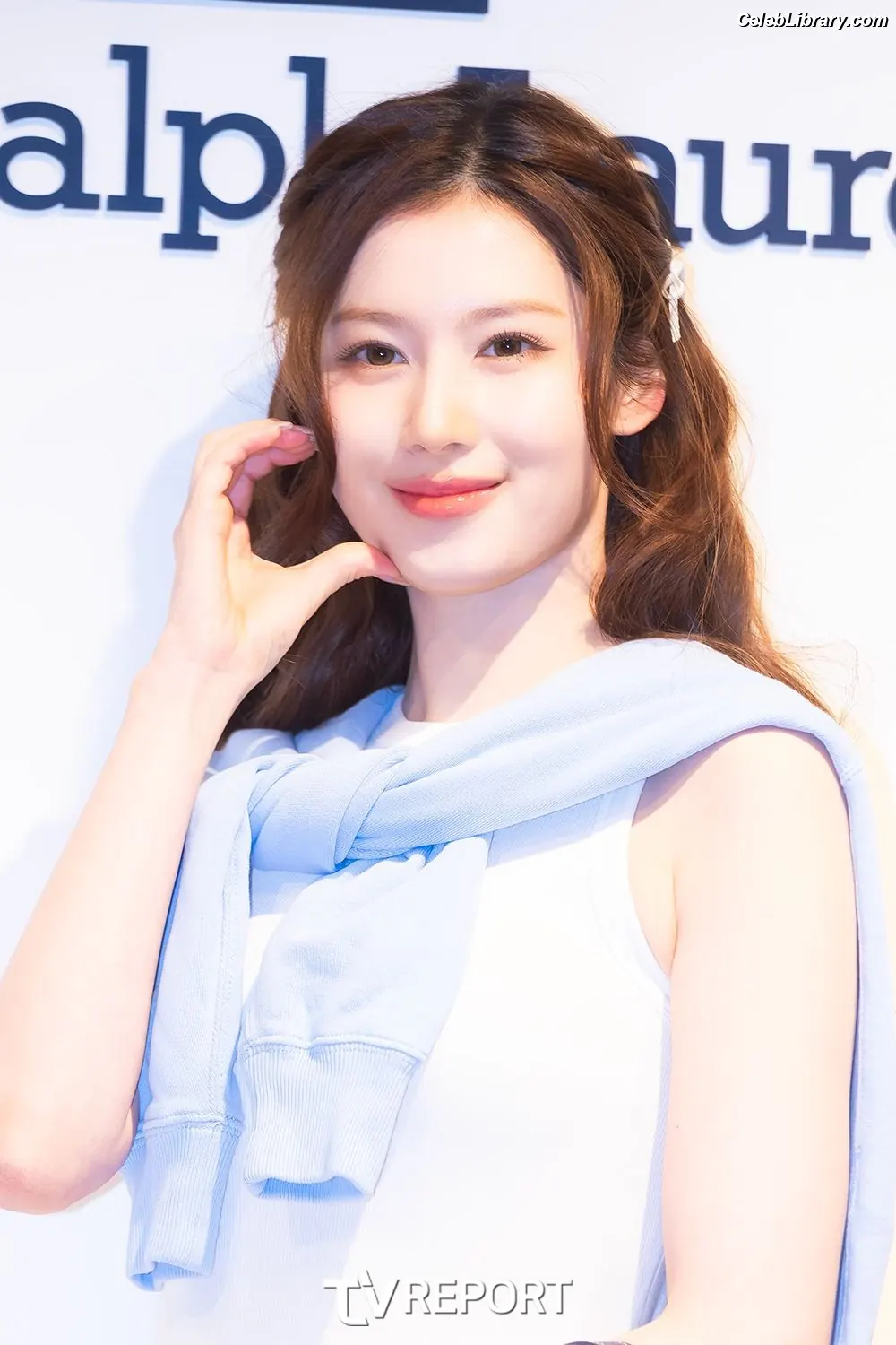 Minatozaki Sana (TWICE) photo 9 of 1068