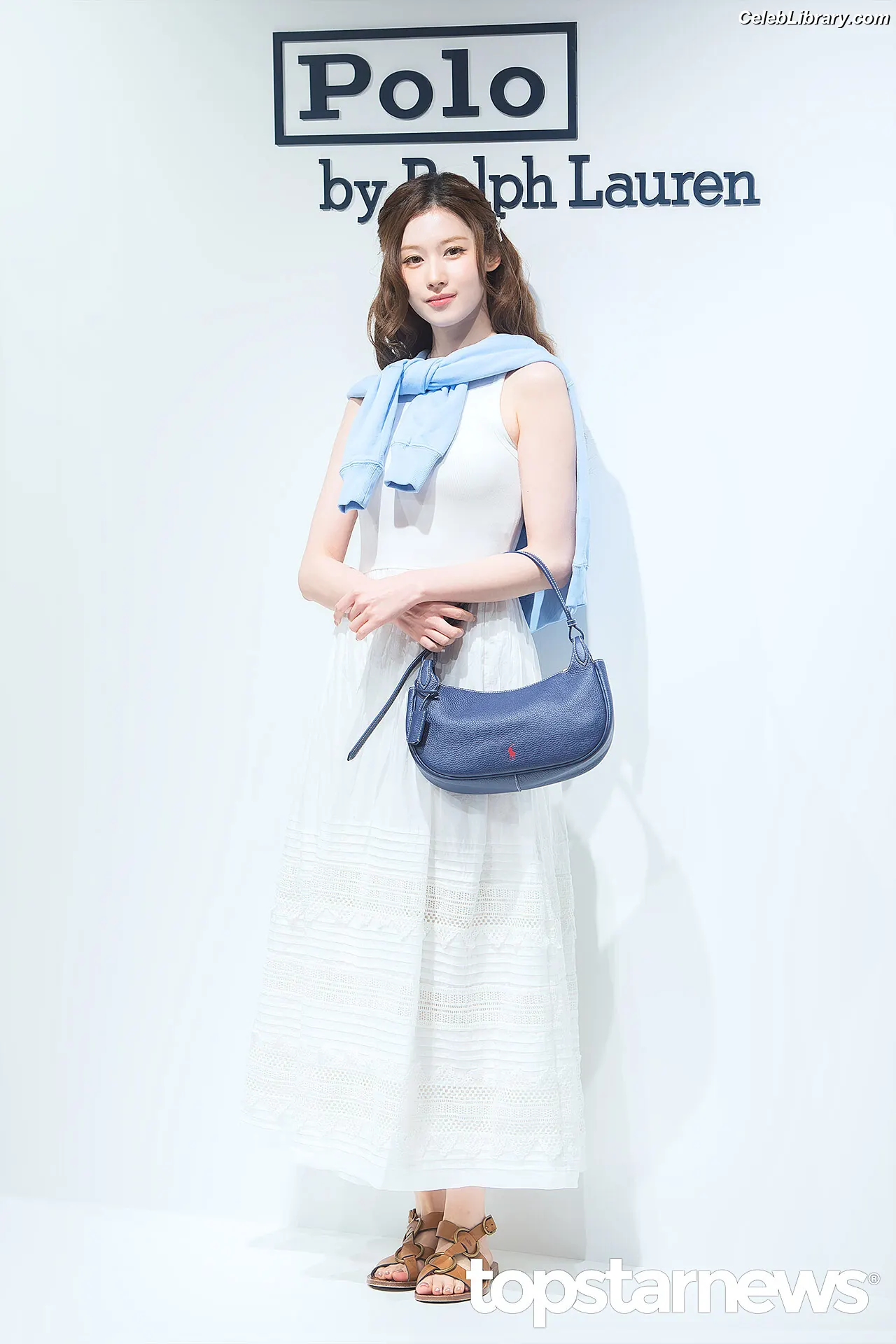 Minatozaki Sana (TWICE) photo 20 of 1068