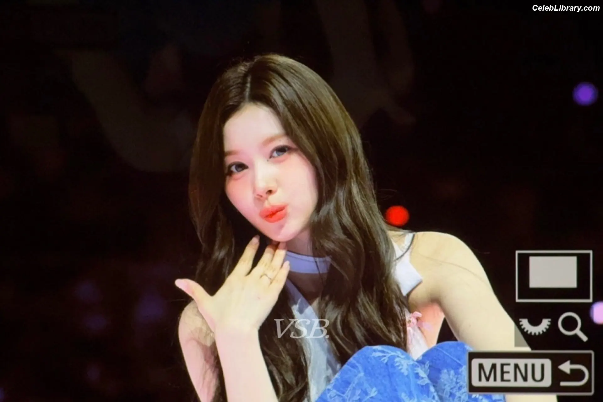 Minatozaki Sana (TWICE) photo 7 of 1068
