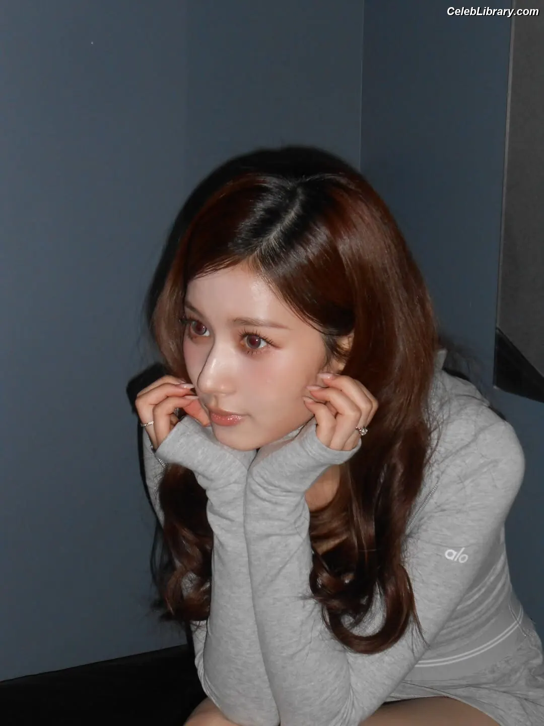 Minatozaki Sana (TWICE) photo 7 of 1068