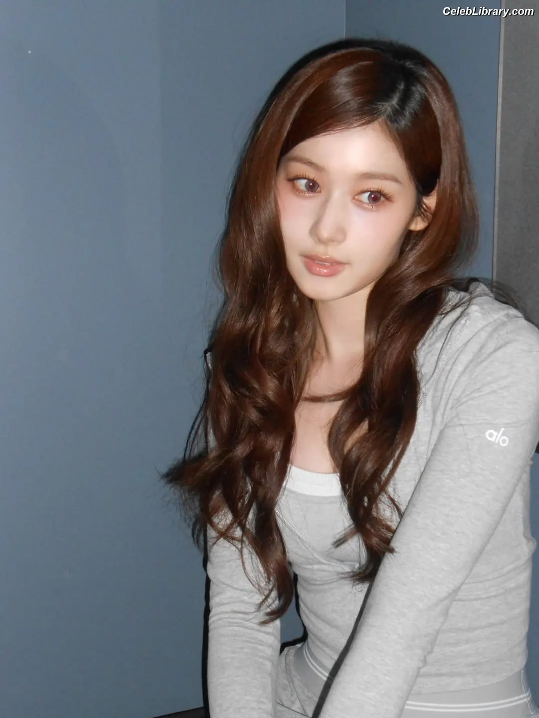 Minatozaki Sana (TWICE) photo 14 of 1068