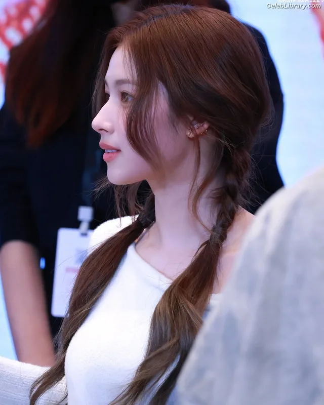 Minatozaki Sana (TWICE) photo 8 of 1069
