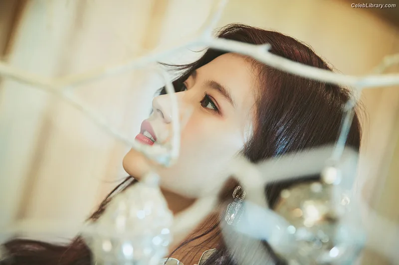 Minatozaki Sana (TWICE) photo 2 of 1069