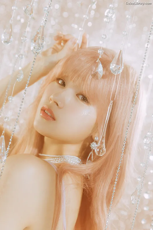 Minatozaki Sana (TWICE) photo 6 of 1069