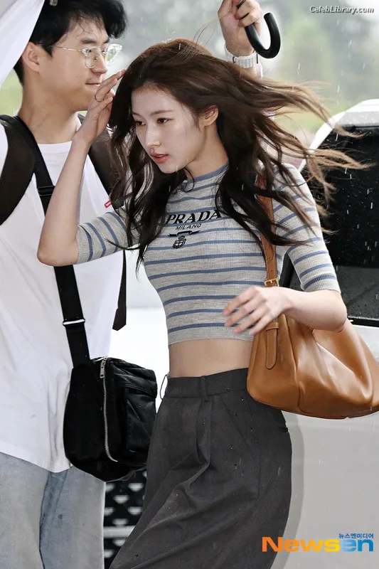 Minatozaki Sana (TWICE) photo 20 of 1069