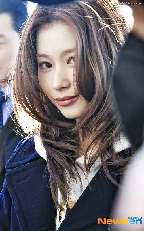 Minatozaki Sana (TWICE) photo 23 of 1069