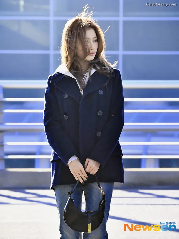 Minatozaki Sana (TWICE) photo 3 of 1069