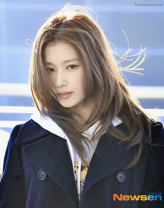Minatozaki Sana (TWICE) photo 10 of 1069
