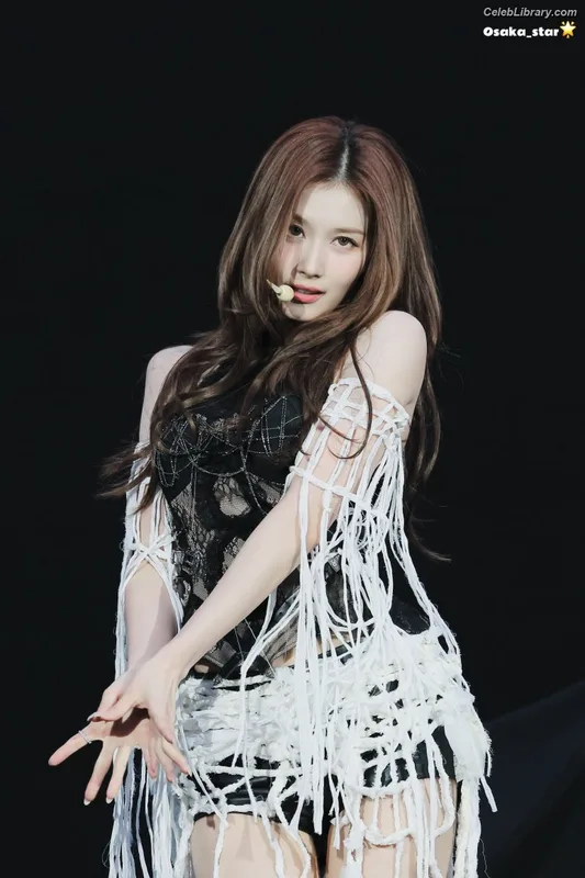 Minatozaki Sana (TWICE) photo 5 of 1069