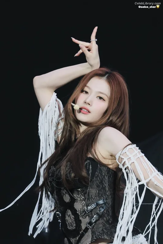 Minatozaki Sana (TWICE) photo 9 of 1069
