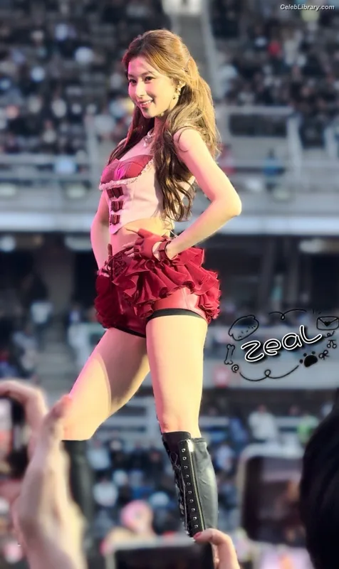 Minatozaki Sana (TWICE) photo 20 of 1069