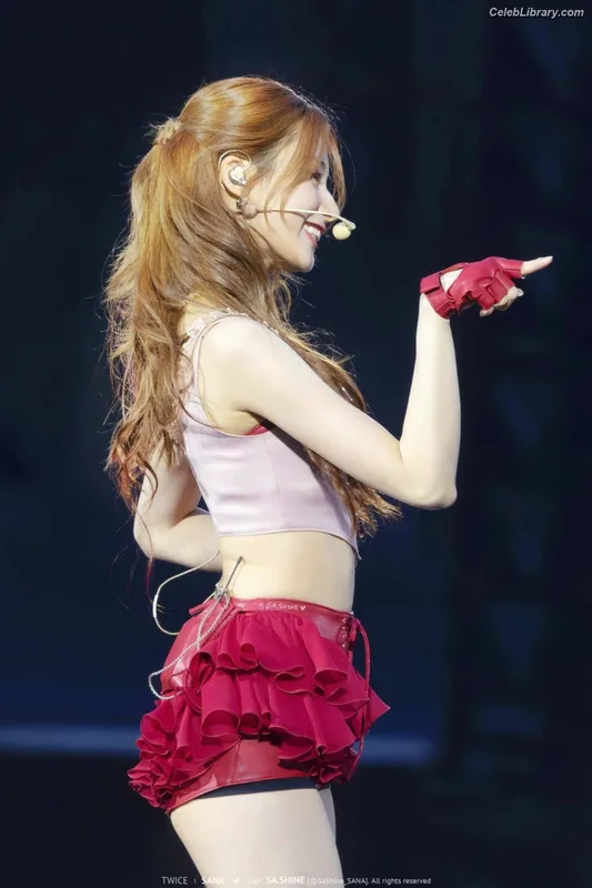 Minatozaki Sana (TWICE) photo 23 of 1069