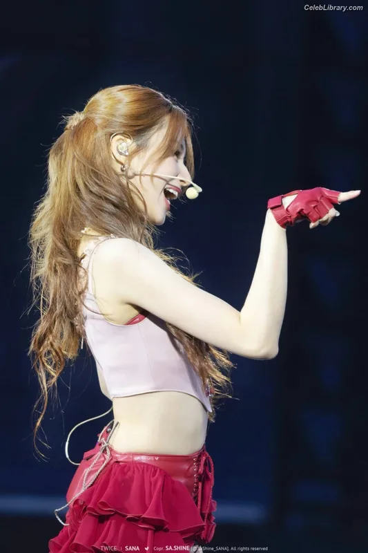 Minatozaki Sana (TWICE) photo 24 of 1069