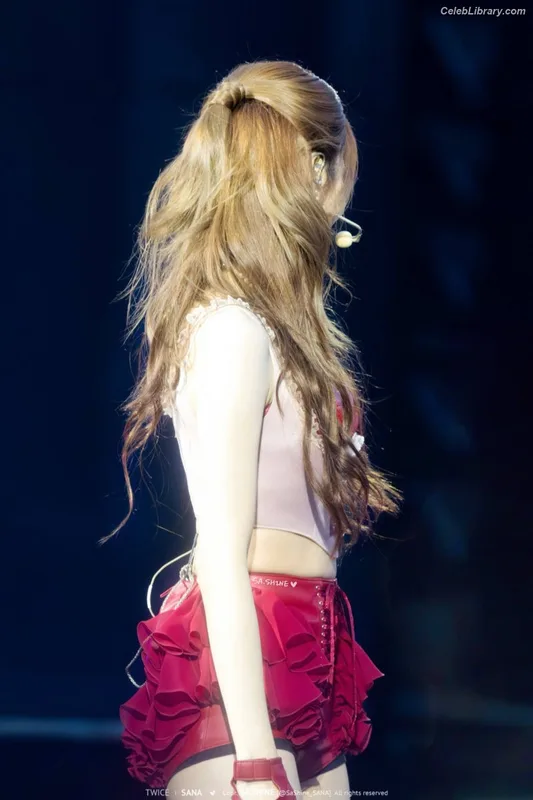 Minatozaki Sana (TWICE) photo 3 of 1069