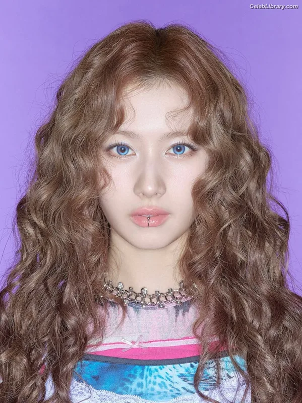 Minatozaki Sana (TWICE) photo 5 of 1069