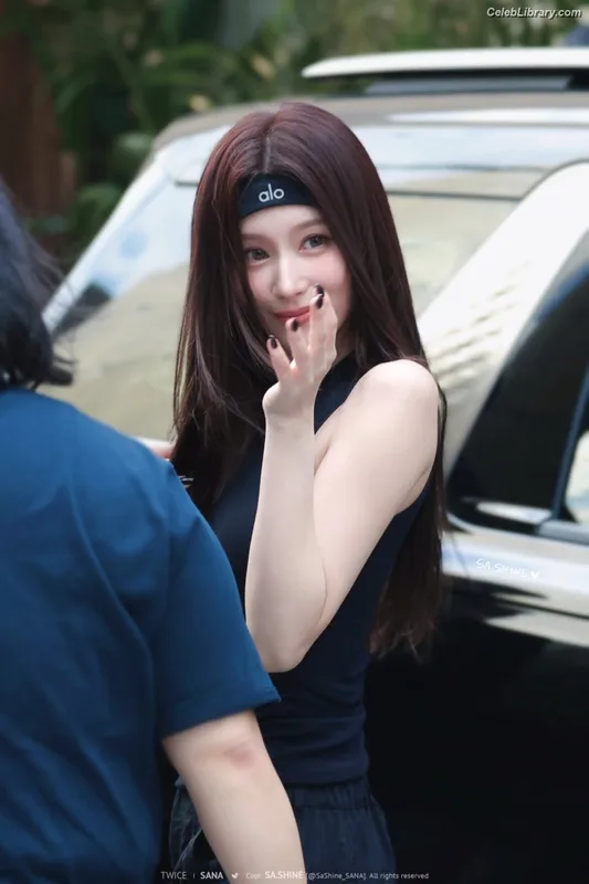 Minatozaki Sana (TWICE) photo 9 of 1069