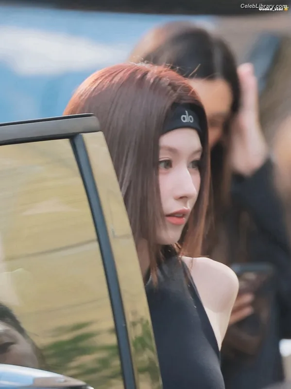 Minatozaki Sana (TWICE) photo 17 of 1069