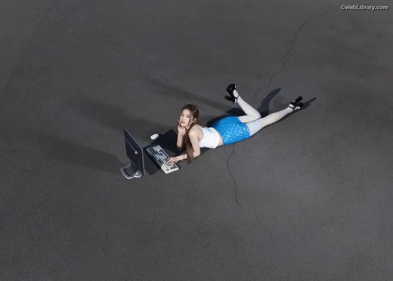 Minatozaki Sana (TWICE) photo 24 of 1069